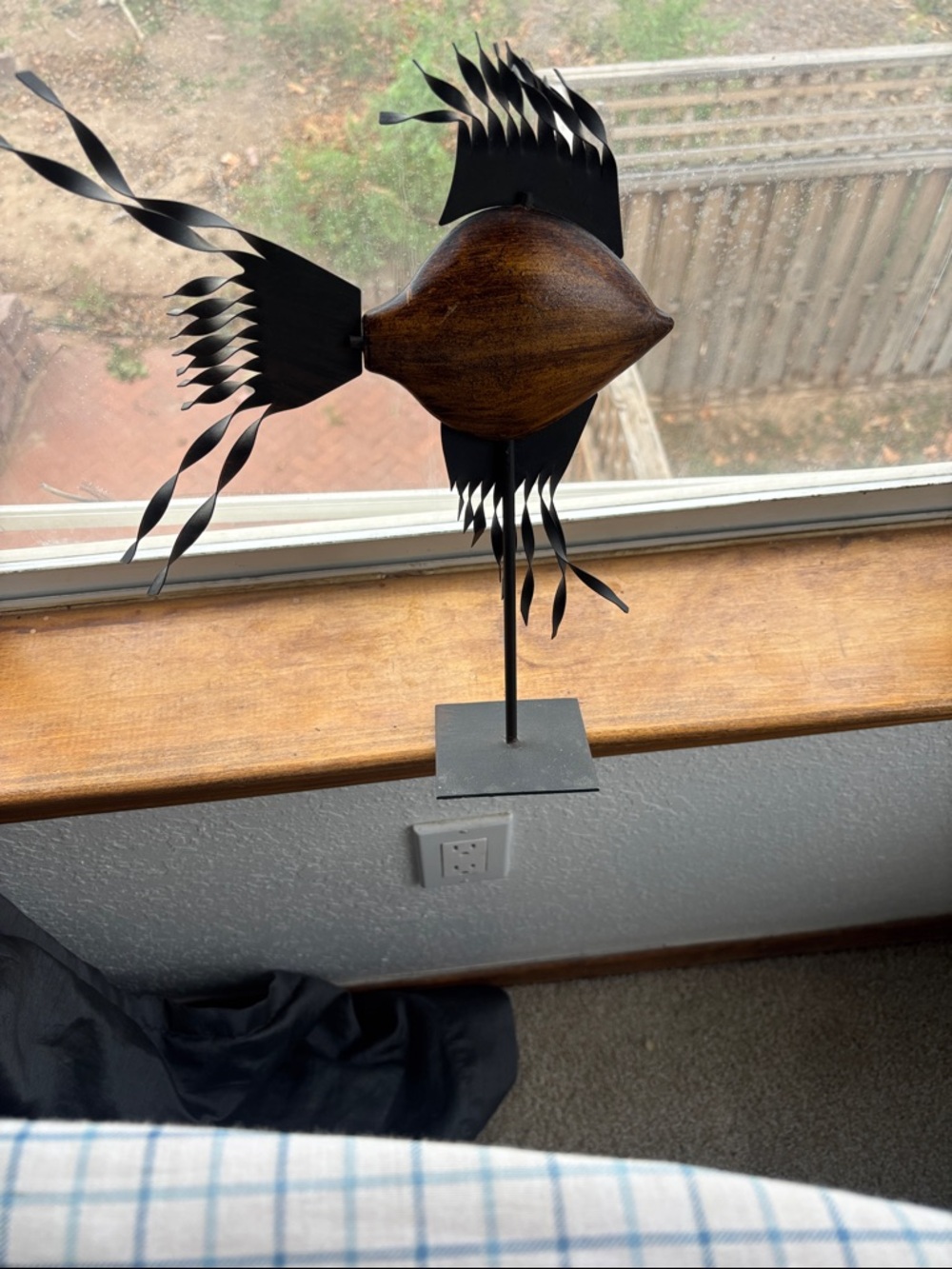 Wooden Brown Decorative Fish Sculpture for Aquatic Display